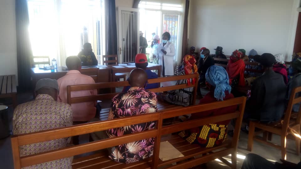 Mu <a href="/GicumbiDistrict/">Gicumbi District</a> kuva 7h00 abaturage barakira urukingo rwa 2 rwa Covid19 kuri za sites26 hari ubwitabire bwinshi kandi barashimira cyane our HE <a href="/PaulKagame/">Paul Kagame</a> uburyo yitanga ngo tugire ubuzima bwiza.<a href="/DrMpunga/">Dr Tharcisse MPUNGA</a> <a href="/RwandaLocalGov/">Ministry of Local Government | Rwanda</a> <a href="/RwandaHealth/">Ministry of Health | Rwanda</a> <a href="/RBCRwanda/">Rwanda Biomedical Centre</a> <a href="/NyirarugeroD/">Nyirarugero Dancille</a> <a href="/RwandaNorth/">Northern Province/ Rwanda</a>