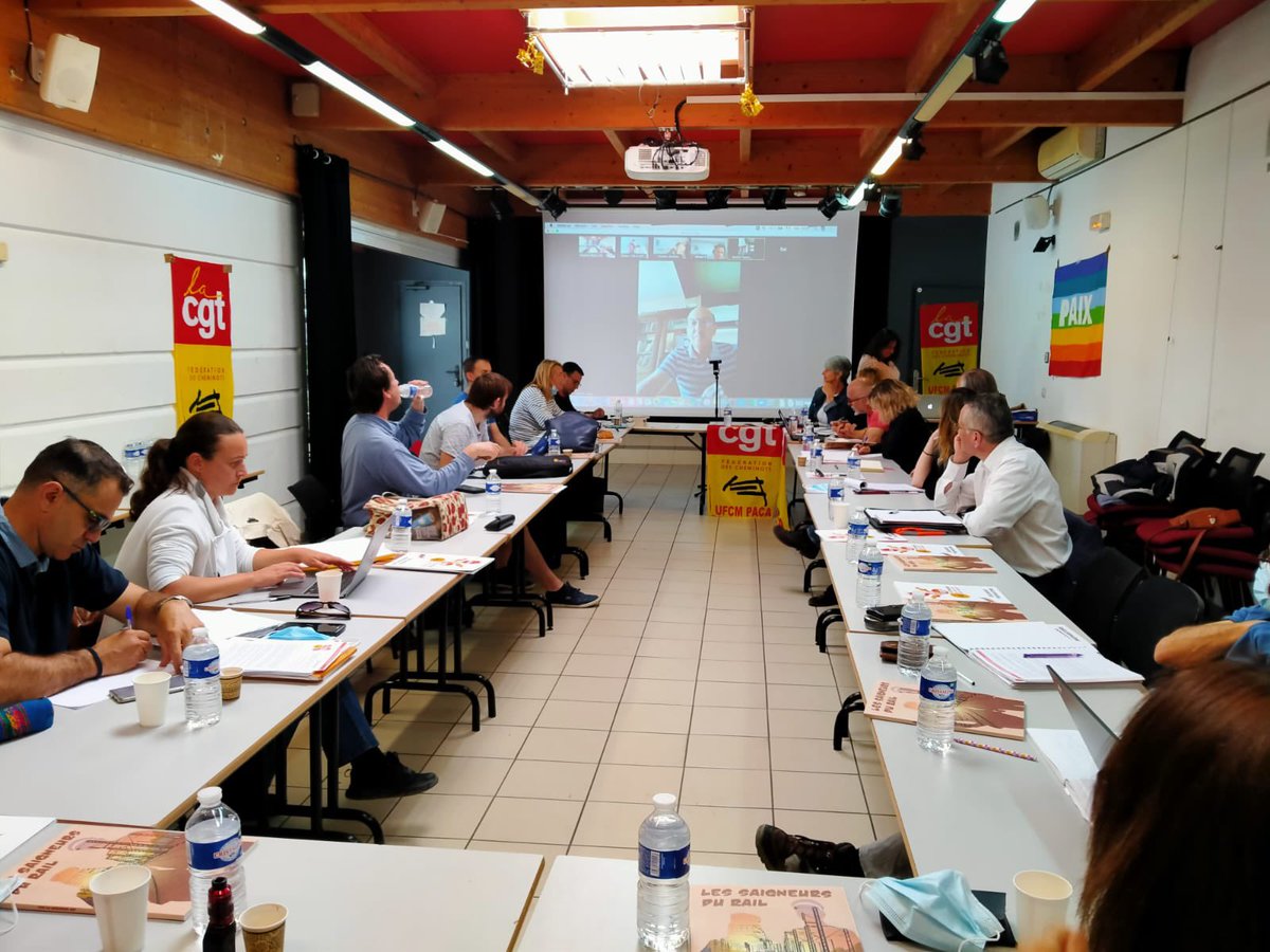 CheminotCGTPACA's tweet photo. Conférence régionale #UFCMCGT cheminot-e-s #PACA, une équipe élue à l’unanimité qui s’est dressée la feuille de route pour le prochain mandat. Rassembler le salariat, mener une activité spécifique envers les #ICTAM voilà notre objectif pr contrer la casse de nos métiers et #SNCF https://t.co/MWEztjfSif