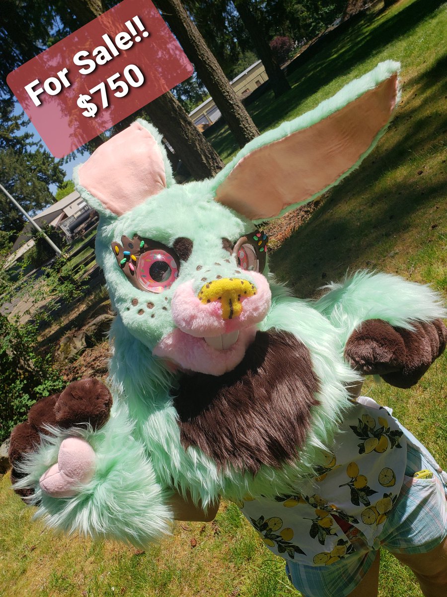 vilesuits's tweet photo. ☆For Sale☆DM for offers before it goes up on Dealers Den☆
#fursuit #furry #fursuiting #FursuitFriday #fursuitsale #fursuitforsale #forsale #furrycommission https://t.co/SIrX9mPFg9
