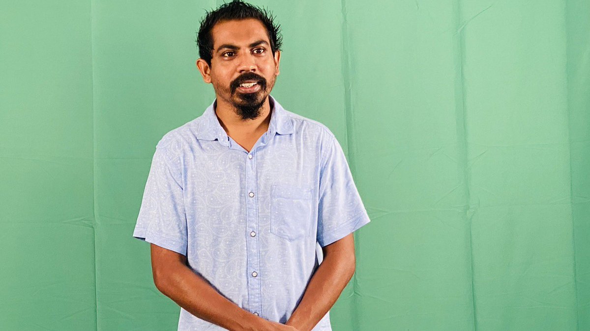 Raajje_tvPR's tweet photo. Heh! Heh! #EuroFoari2021- Euro ge match thaka preshow dhekkumah #TeamRTV in vaan jehey thayyaareethah baarah kuriah. Mihaaru kuriah midhanee photo shooteh https://t.co/NmymheoUYm