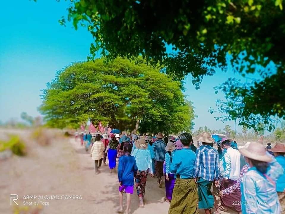 Local people in TAZE, Sagaing Region staged a protest against military dictatorship today morning. 

#May29Coup #WhatsHappeningInMyanmar #MilkTeaAlliance