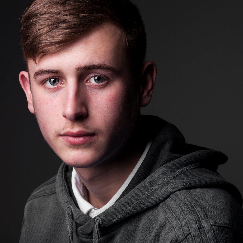 British and Irish film/TV birthdays for 29 May 

Happy birthday to Oliver Stokes 
(born 29 May 1998) 
English actor. 