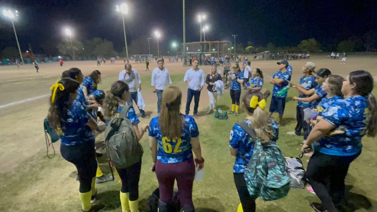 TemoGalindo's tweet photo. Estamos recorriendo el Deportivo Nainari; ⛹🏻, en #Cajeme y en #Sonora, nuestros jóvenes necesitan espacios deportivos en buenas condiciones para así, promover en ellos actividades recreativas, que fomenten la salud y convivencia. Hagamos la diferencia, nos vemos el 6 de junio. ✅ https://t.co/v2T7O0k59c