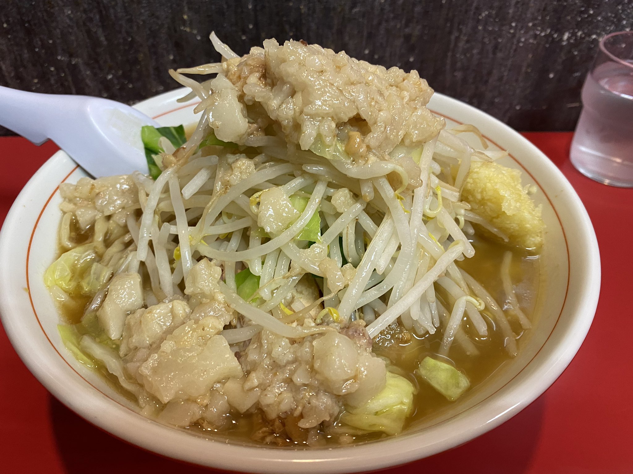 Heat Gym 栃木県小山市 ラーメン山崎 小ラーメン 野菜ちょい増 ニンニク増 アブラ増 小ラーメンながら麺量300g ボリューム満点の二郎系 豚は柔らかくて美味しかった コールの仕方がカウンターに書いてある 初心者に優しい 次はまぜそばだな T