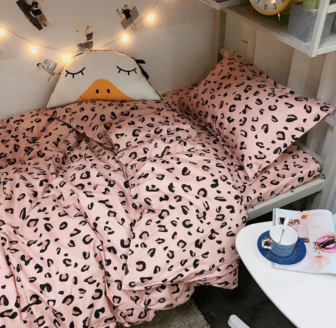 Abellona_co's tweet photo. Kalini i restock banyak design untuk bedsheet single 💜 

A thread ✨ https://t.co/l0UdRD0ZDu
