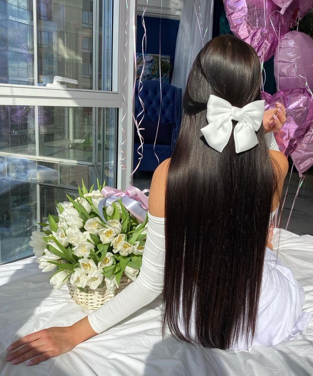 <a href="/Ep5mY/">مستبدة بفكاري</a> جاءني حضورك على هيئة

رذاذ فرح
كالموج حين يترنح على
شواطئ المساء
ويهز لحن الشوق القابع
في العمق
تحية تليق بحضور
كحضورك البهي
ملكة الاحساس والحرف
كم تسعـد صفحتي
بمعانقة حرفك الرقيق
وشذا حضورك الجميل
المفعم بعبق الياسمين
أشكرك للمرور العطر
نسمات الصبا لك تنحني

ودمتي بودي