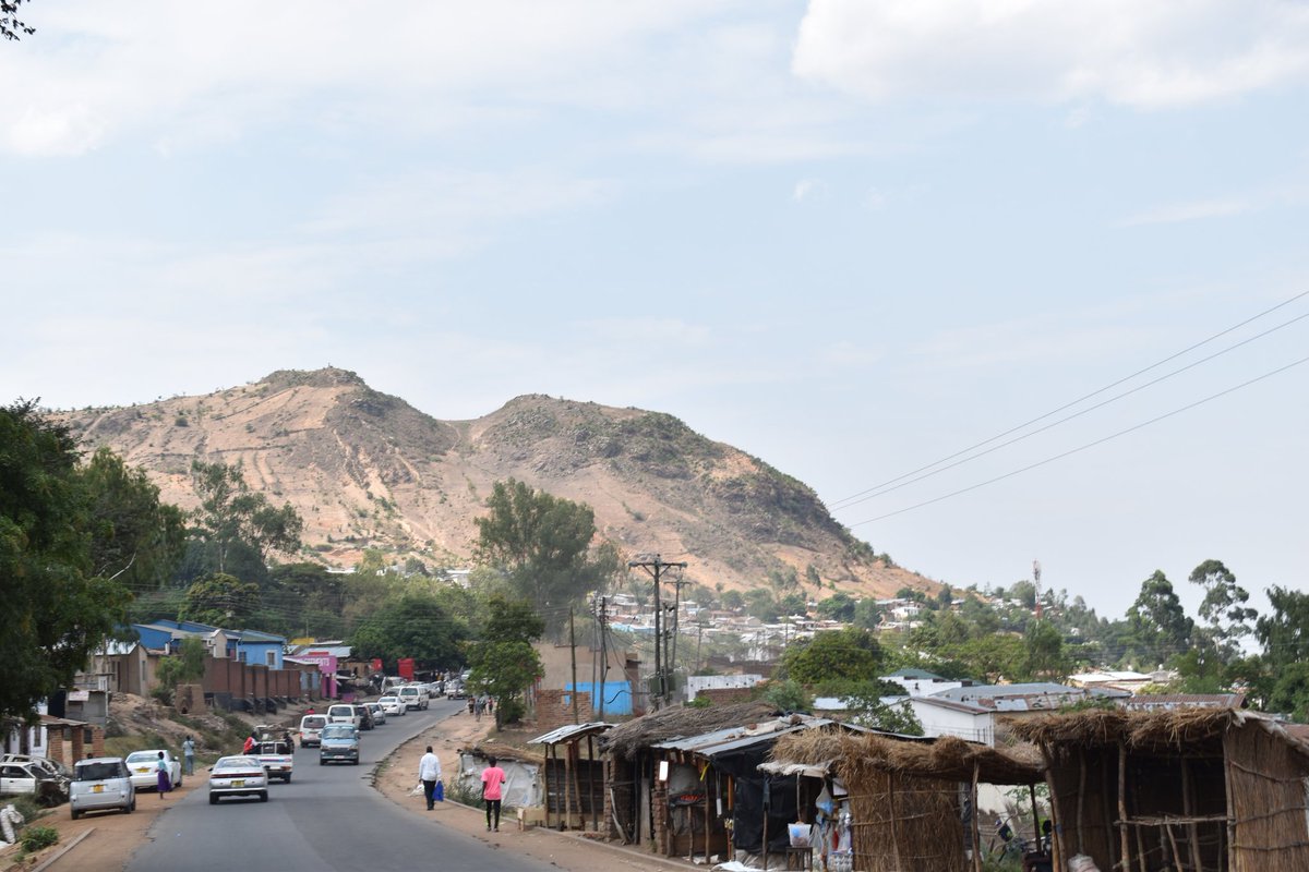 chavulaj's tweet photo. From hills left bare to towns starved of @cleancooking options, trees in #Malawi are vanishing fast. Malawians should not make the annual tree-planting season a ritual, but ensure every tree grows to replace those felled mercilessly and provide clean #CookingEnergy. @nancygtembo https://t.co/mL3I8ZDHk1