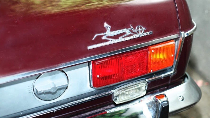 Rootes_Group's tweet image. Hammer time! Restored 1974 Paykan, owned by Romanian dictator Nicolae Ceaușescu, sells at auction for 95,000 euros. It was originally a gift from the Shah of Iran.

The prized Paykan, Persian for Arrow, was a Hillman Hunter built in Iran under licence from the #RootesGroup.