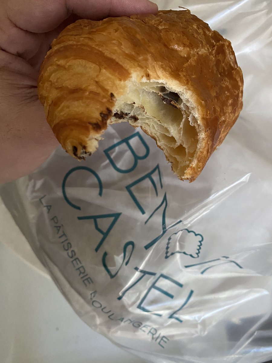 ggomez_chef's tweet image. A Ménilmontant... c’est pain au chocolat! #teampainauchocolat