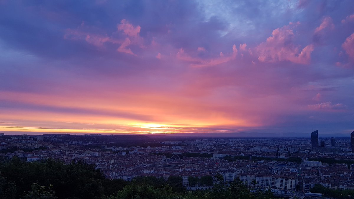 noam692's tweet photo. #lyon at 6:00 https://t.co/W6m4wy6hn4