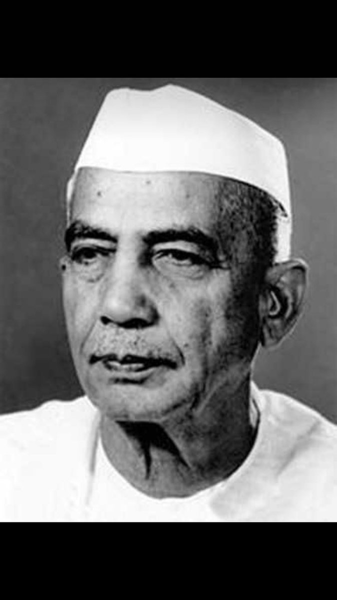 MamuVikrant's tweet photo. भारत के पूर्व प्रधानमंत्री, किसानों-मज़दूरों के हितों के लिये आजीवन संघर्ष करने वाले आदरणीय #चौधरी_चरण_सिंह जी की पुण्यतिथि पर उन्हें विनम्र श्रद्धांजलि।

चौधरी चरण सिंह अमर रहें!🙏🙏

#ChaudharyCharanSingh2021 https://t.co/Artd5C5wfr