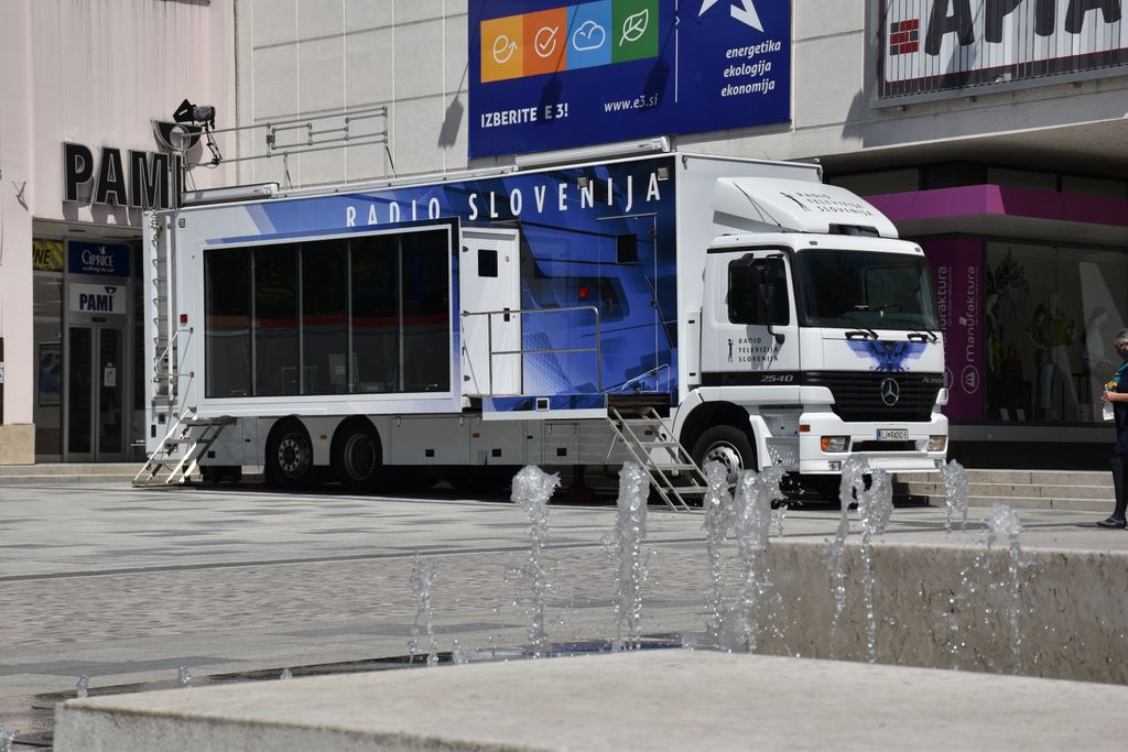 Nova Gorica je eno od tistih slovenskih mest, v katerega ne zaideš. Val 202 pa gre rad v goriško prestolnico, zato smo to soboto tja preselili tudi studio. 

Od 1⃣0⃣.0⃣0⃣ do 1⃣5⃣.3⃣0⃣
Vabljeni v našo družbo! 😉
🎧 val202.si/vzivo