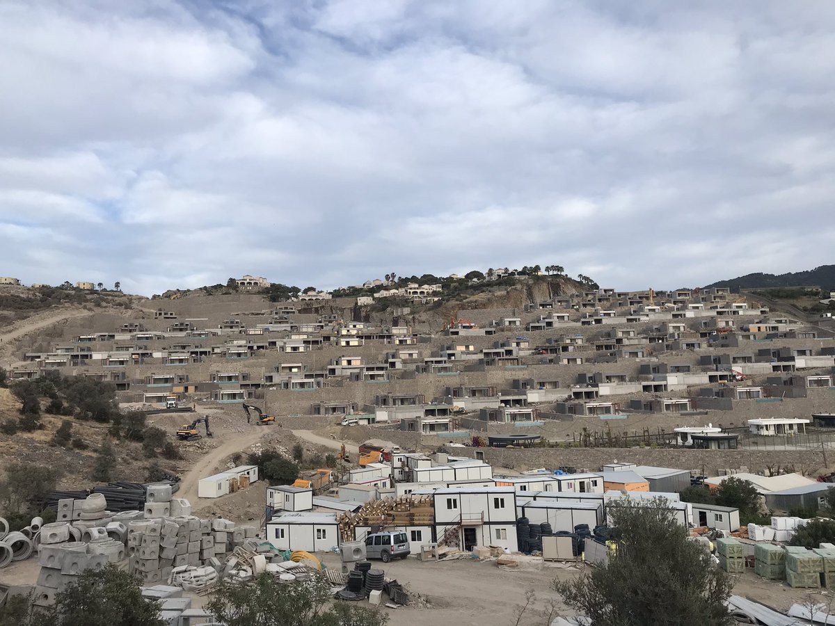 CirkinIstanbul's tweet photo. Ferit Şahenk Bodrum’da inşaat yapılmamış bir boşluk bulmuştur. https://t.co/9dwI0YkEtt