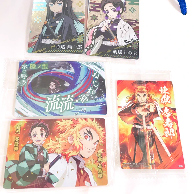 まってまって!!!やばい!!!!わーーー!!!!!!!!😭🙏 🙏✨✨✨✨✨✨✨✨🔥と🎴って箔押しでしかも後が🔥さんなのめちゃくちゃやばないか😭😭🙏 🙏🙏🙏嬉しい😭 