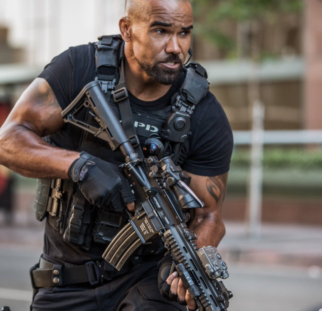 SWATFanpage1's tweet photo. @shemarmoore  So nice https://t.co/gMRksMSu18
