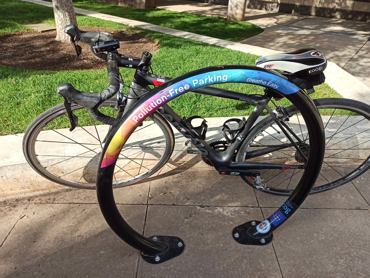 carlitecarfangs's tweet image. Commuting home from work, setting up for the weekend with stops by @VHBeer and @EmpireSliceOKC.

@ACOGOK #BikeMonth Scavenger Hunt:
☑ Fix-It Station
☑ Bike Rack

#BikeCentralOK
#BikeLocalShopLocal