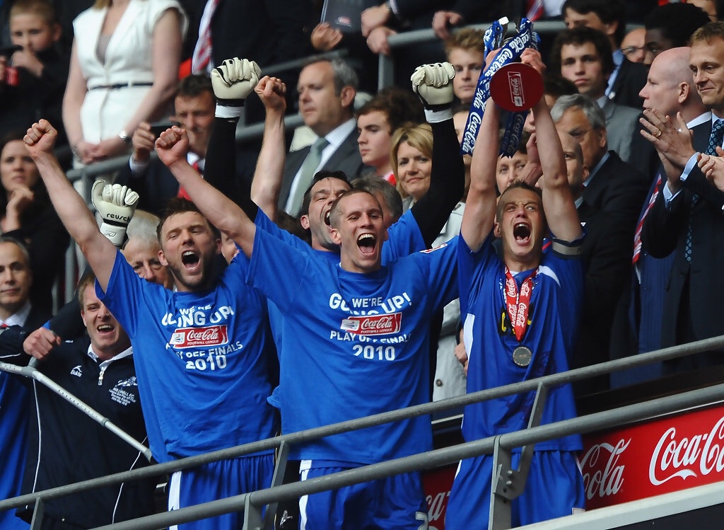 MillwallPhotos's tweet photo. On this day in 2010, Paul Robinson scored the winner as Millwall beat Swindon 1-0 in the League One play-off final. https://t.co/Z202vpqgyk