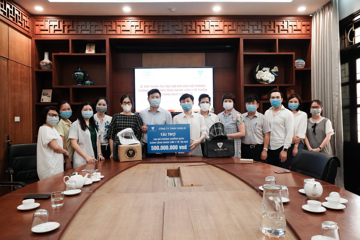 vihelmvn's tweet photo. [V-News]
Last Wednesday, May 19, Vihelm team had a successful ceremony at the National Institute of Occupational and Environmental Health (NIOEH) of sponsoring 100 Vihelms, Vihoods for the frontline medical workers 🥳. 

Here are some memorable moments at the event👇 https://t.co/l3Dz0uJU88