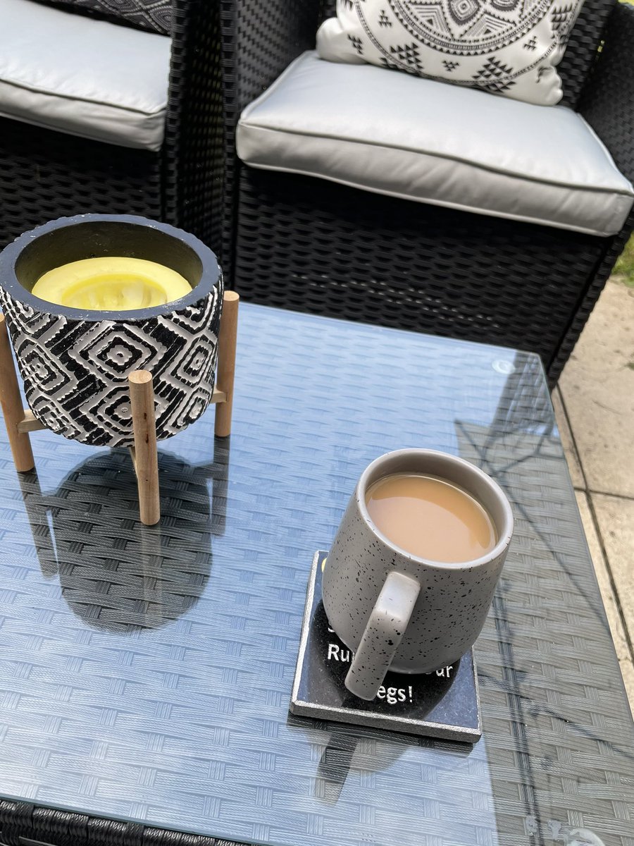 rugbyleaguelady's tweet photo. Look at me sat having a coffee in the garden #fuckoffrain https://t.co/V2IR3xAmOS