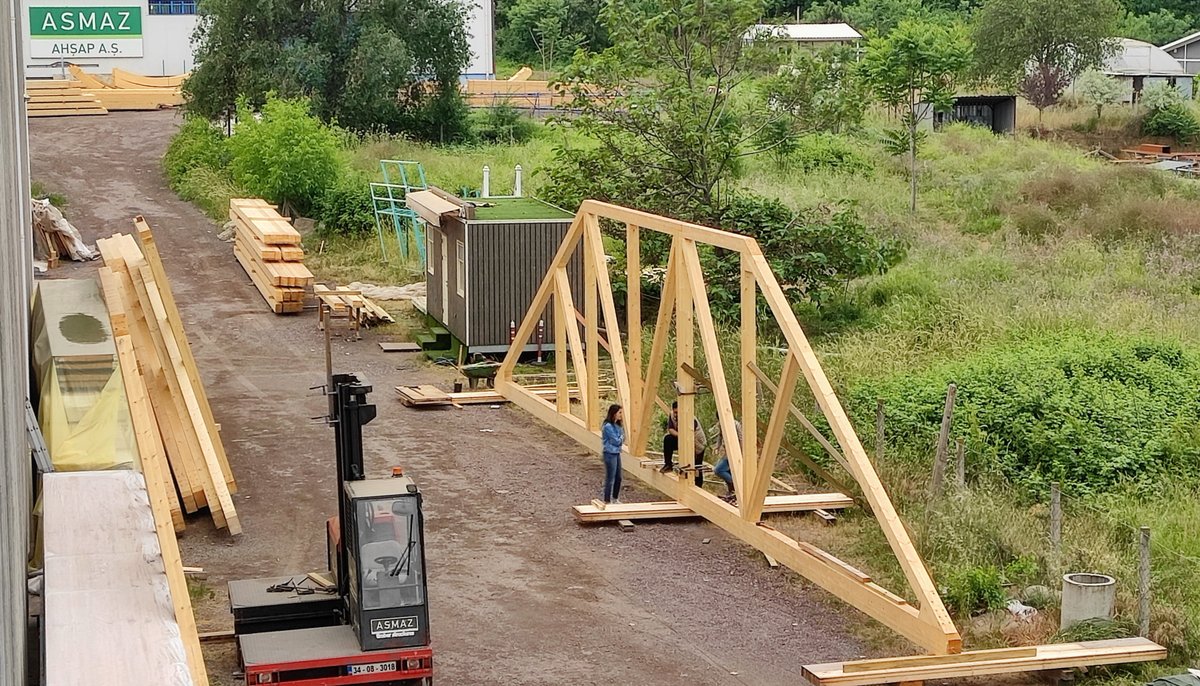 mehmetasmaz's tweet photo. Huge roof truss for worldwide iconic projects. Structural design, timber engineering, production and assembly. All processes done by our team in-house @asmazahsapkarkasyapilar
#timberstructure #glulamstructure #timberrooftrusses #glulam #iconicproject #istanbul #turkey🇹🇷 https://t.co/Ig1hOjBYQa