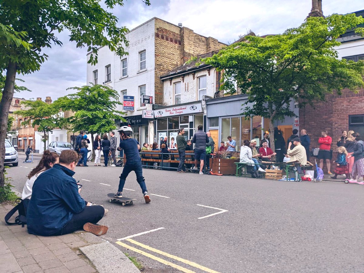 EdstnStreets's tweet photo. Lovely scenes on Melbourne Grove yesterday of the community reconnecting as everyone begins to re-emerge from the toll of the pandemic. 

#Mels wine bar at #LaneEightCoffee was a hit, with delicious food from #IlMirto and #BigBellys. https://t.co/4l9sT9kc0z