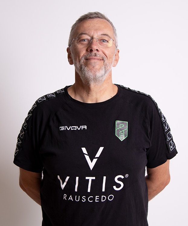 PordenoneCalcio's tweet photo. ๐๐ป Mani sicure ๐๐ป
Oggi รจ il compleanno di Luigi #Zanusso, massofisioterapista neroverde. Una colonna del nostro staff ๐ช๐ป๐ค๐
Tanti auguri Gigi ๐ฅณ
#ForzaRamarri https://t.co/FZ69XcKJzg