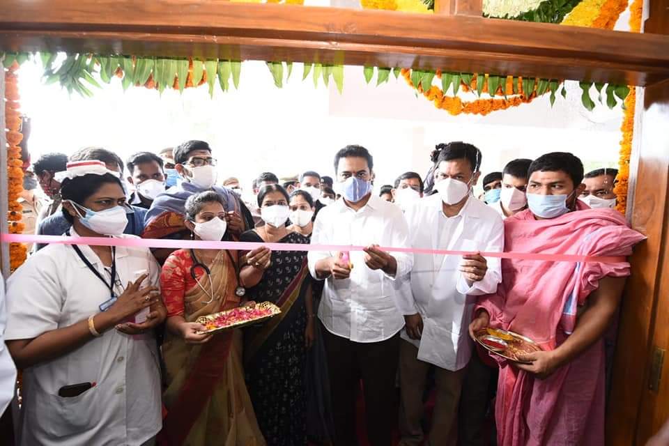TRSHUZURABAD's tweet photo. వేముల��ాడ నియోజకవర్గ కేంద్రంలో ప్రజలకు అత్యాధునిక సదుపాయాలతో మెరుగైన వైద్య సేవలు అందించాలనే లక్ష్యంతో 22 కోట్ల రూపాయలతో నిర్మించిన 100 పడకల ప్రాంతీయ ఆసుపత్రిని మంత్రి శ్రీ కేటీఆర్ ప్రారంభించారు.
@ysathishreddy @JAGANTRS @KTRTRS @TRSTechCell @GKamalakarTRS https://t.co/6osLOPP6zu
