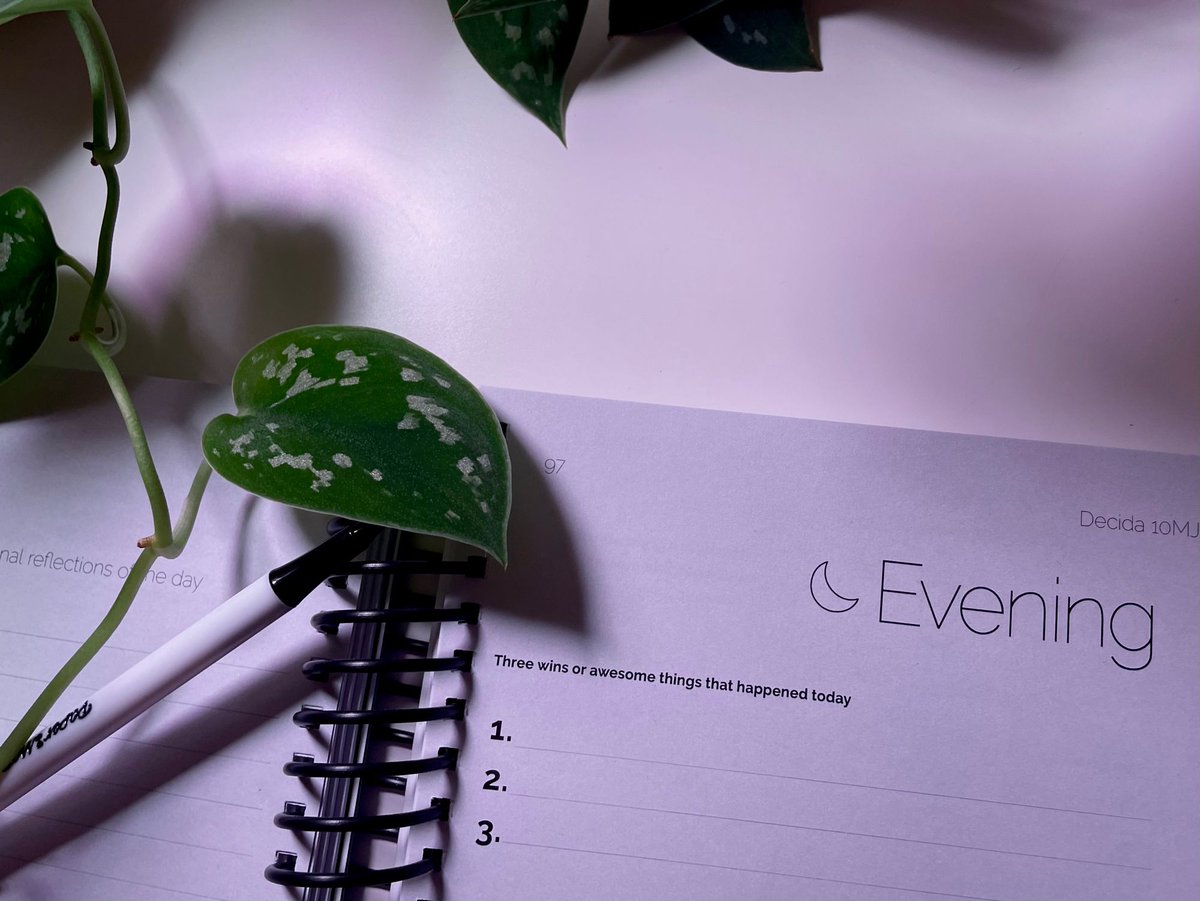 DecidaDigital's tweet photo. Finish your day off productively with the help of our 10 Minute Journal.

For more information or to get your hands on your own, visit https://t.co/BVWzzW4R7j to find out more https://t.co/PH5BRrjckn