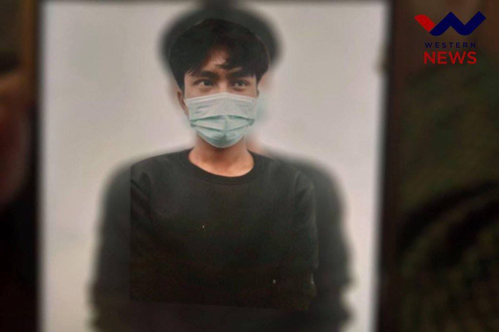 Sandar57092283's tweet photo. In #Chin State, Ko Thiha Aung,21, was forcibly ABDUCTED by Terrorists at market. He's being detained at the #Paletwa police station and isn't permitted to see his family. #May29Coup #GlobalArmsEmbargo #WhatsHappeningInMyanmar https://t.co/OlJ2DIeIUr https://t.co/kM45uRF8FC