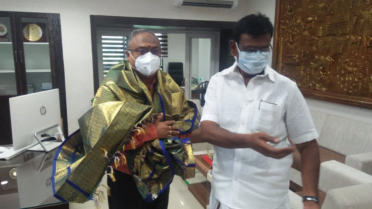 Avadi_Nasar's tweet photo. இன்று கூடுதல் தலைமைச் செயலாளர் திரு T S ஜவஹர் IAS,(பராமரிப்பு,பால்வளம் மற்றும் மீன்வளத்துறை)  அவர்களை மரியாதை நிமித்தமாக சந்தித்த போது. https://t.co/K5gGfn0dVp