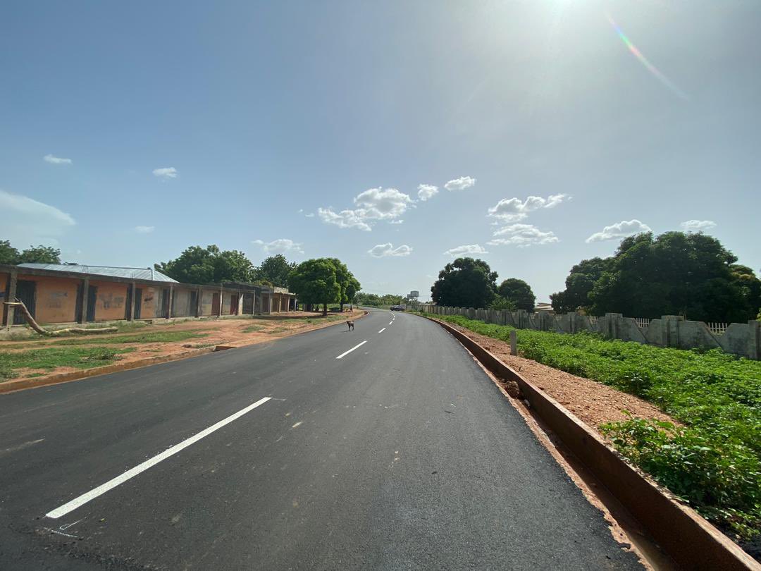 ROAD

There is no single LGA in Kwara State where AbdulRahman AbdulRazaq hasn't rehabilitated or constructed new roads.
I have been to the Esie-Musuem road he rehabilitated. He is currently constructing 32km Ilesha-Baruba-Gwanara Road.

#ijobamekunu