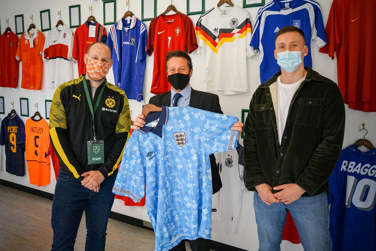 HuddlestonNigel's tweet image. A must do stop off in Manchester for any football fan:
Loved visiting the classic football shirt shop. Incredible selection and variety - and even more available online.  Great to meet the entrepreneurial young team running this amazing business. @cfsmcr
#EnglishTourismWeek21