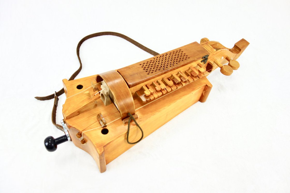 earlymusicshop's tweet photo. Included in our Folk Weekend are special discounts on not 1, not 2, not 3, but 4 hurdy gurdies! See these handsome instruments below and on our website at https://t.co/xjrjwmJ2Kl.
#FolkMusic #HurdyGurdy #FolkWeekend https://t.co/sp86TPEa2y