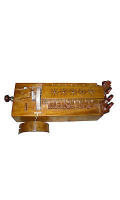 earlymusicshop's tweet photo. Included in our Folk Weekend are special discounts on not 1, not 2, not 3, but 4 hurdy gurdies! See these handsome instruments below and on our website at https://t.co/xjrjwmJ2Kl.
#FolkMusic #HurdyGurdy #FolkWeekend https://t.co/sp86TPEa2y