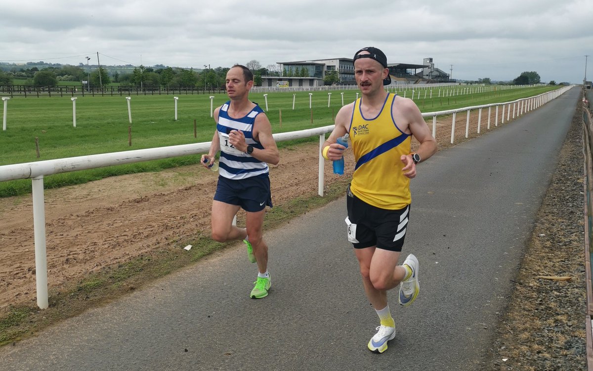 UltraIreland's tweet photo. At 24.3k @Willowfield_TH athlete Aaron Woodman leads the @UltraIreland @whitedotspace 100k (1.33:54). @MulluskHarrier Lee O'Boyle is in 2nd place (1.38:17). Marty McParland @NorthDownAC is joint 3rd with Ettienne Coetzee (pictured) in 1.39:05. https://t.co/Ed5kFeRYps