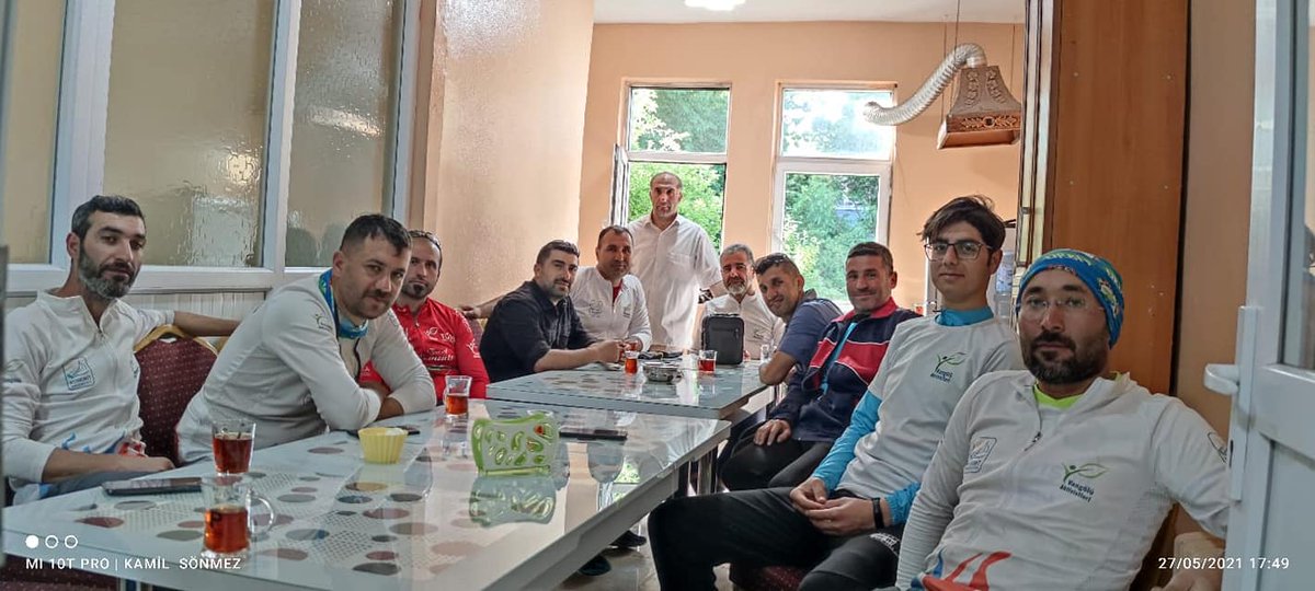 Urbit63's tweet photo. #vangölükirlenmesinmavikalsın #Vangölüaktivistleri #urbit63
Urfa Balıklı Gölden Van Gölü'ne bir bardak su, 550 km taşınarak oluşturacak farkındalık etkinliğimizde sporcular, Tatvan'a ulaştı
Urfa Bisiklet Topluluğu Spor Kulübü ve Vangölü Aktivistleri işbirliğiyle Turumuzun 4. Günü https://t.co/hPMiXACjjC