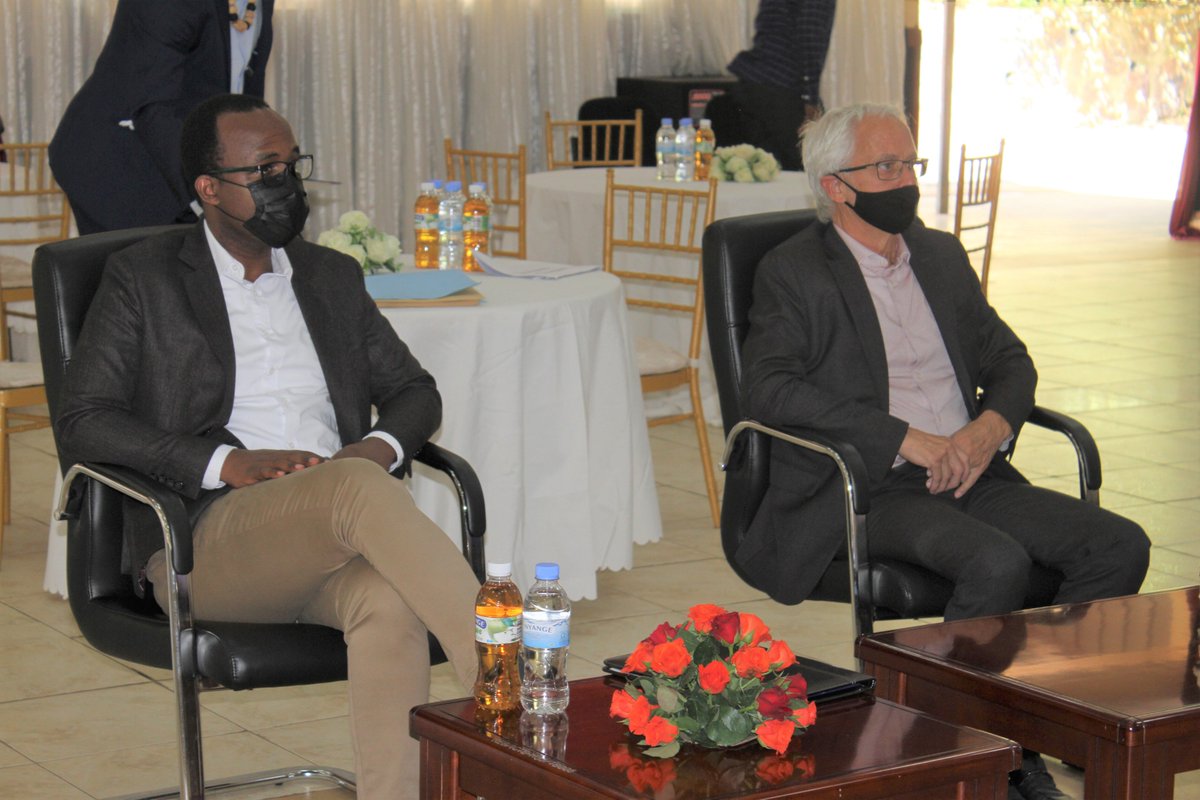 Aujourd'hui, 29 Mai 2021, Ici à ‘Green Hills Academy’,  les élèves de différentes écoles sont en compétition de dictée et de lecture à voix haute au niveau national. Le thème de ce concours est « Le français refleuri au Rwanda » <a href="/ambafrancerwa/">Ambassade de France au Rwanda 🇫🇷🇪🇺</a> <a href="/OIFrancophonie/">La Francophonie</a> <a href="/mbanelson/">Mbarushimana Nelson,PhD</a>