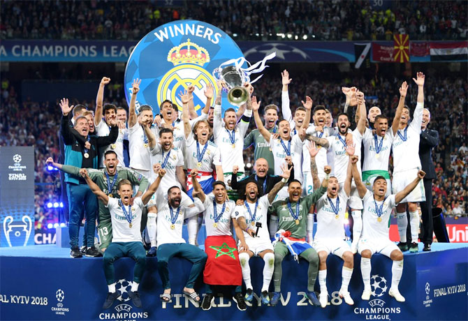 من وحي يوم نهائي #دوري_أبطال_أوروبا! ❤️

صعد #ريال_مدريد على منصة التتويج ٤ مرات في ٥ سنوات. 

#تشيلسي_مانشستر_سيتي