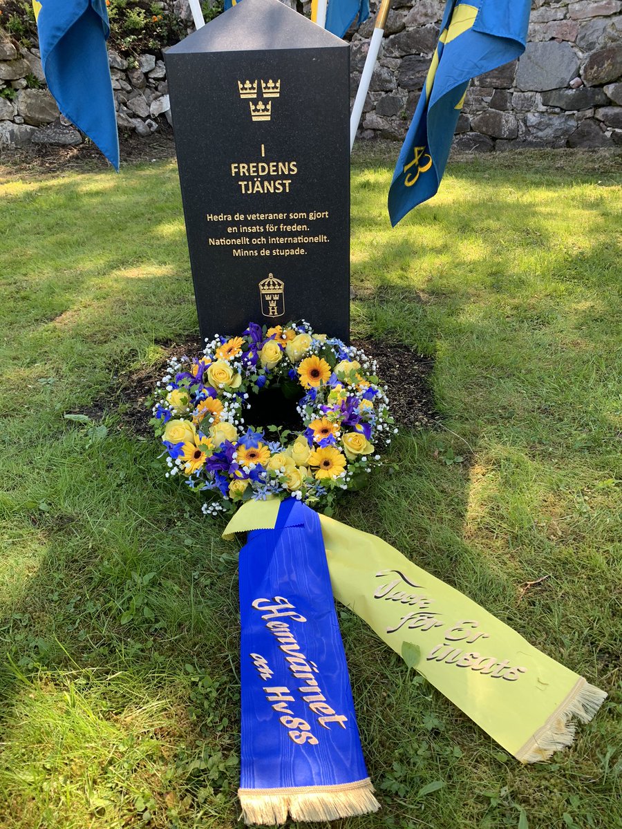 TidningenHv's tweet photo. Vi hyllar hemvärnet och alla veteraner! 🇸🇪🎺
I dag den 29 maj firar Hemvärnet 81 år och rikshemvärnschefen Stefan Sandborg invigde Hemvärnets minnenssten på HvSS. Veterandagen högtidlighålls i olika delar av landet och Försvarsmakten sänder evenemanget. #hemvärnet #veterandagen https://t.co/ooWcp8Ci0r