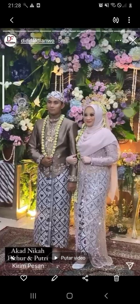 Brlianaikrimaz1's tweet photo. Yaallah mas fathur nikah😭 mbok selesaikan coass nya dulu mas🤧 tiba2 bgt shockkkk gue :((?
#fathur #fathurnikah #fatur #fathurpresmaugm https://t.co/jSrMkeS9lc
