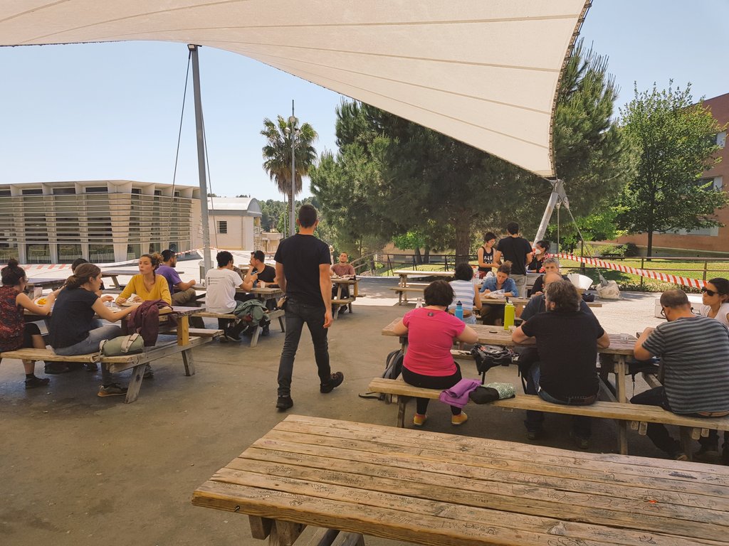 carrera_mar's tweet photo. 3r cap de setmana @PostgrauDLAe 2021 Darrers moments presencials amb les companyes, tallers participatius #DLAe i dinar amb @MujeresPalante @arrandeterra_ https://t.co/i3LcaKftAy