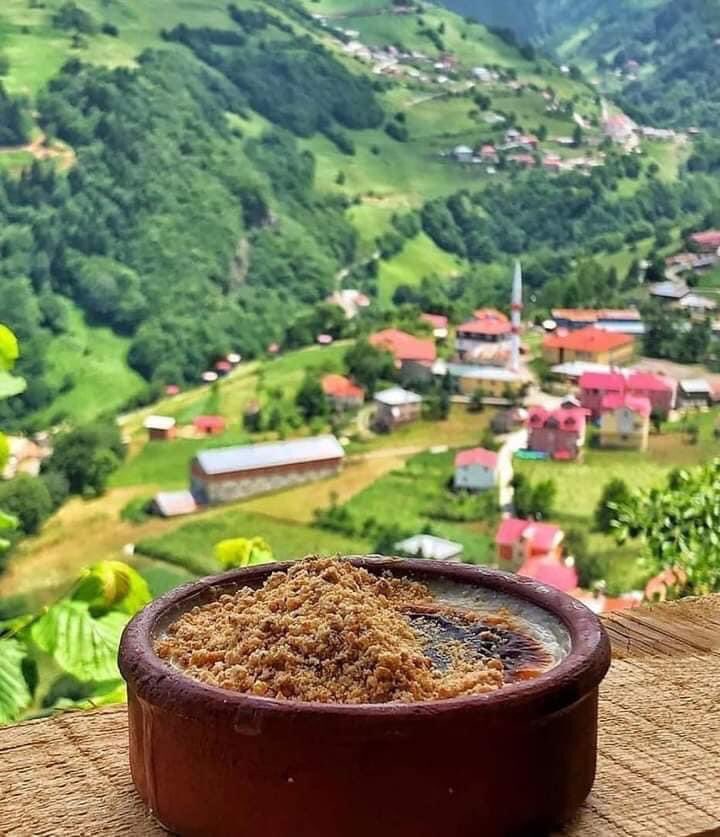 المهلبية المشهورة في #قرية_همسي_كوي 🍮🍮sutlaş ♥️⭐️♥️#الكويت #سلطنه_عمان #البحرين #طرابزون #السعودية #الشارقة #الاردن #عجمان #الامارات #اوزنجول #الشمال_التركي