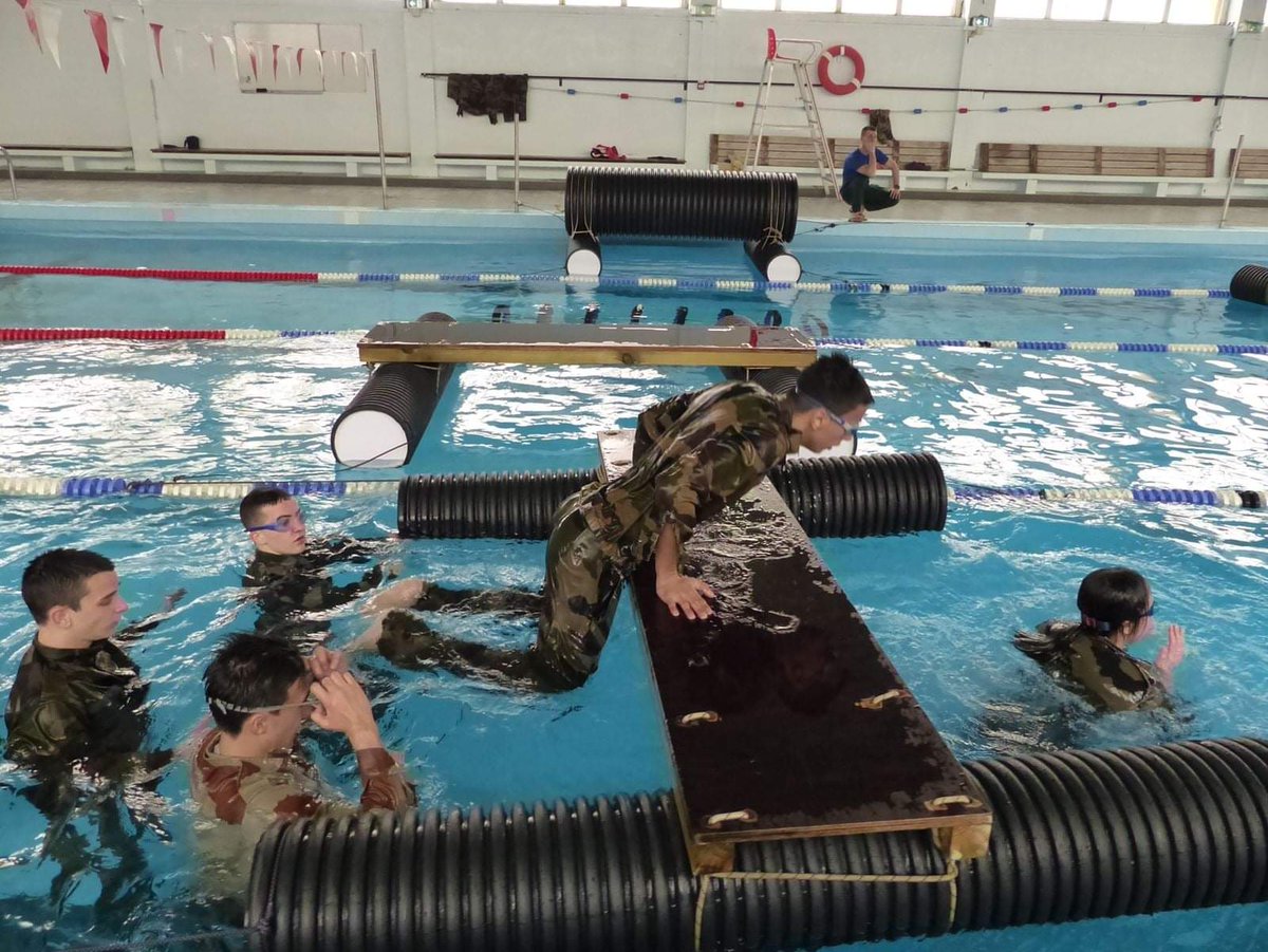 CDC1REG's tweet photo. [#AmbitionJeunesse]
Le #1REG engagé auprès de la jeunesse avec ses Cadets de la Défense. Par leur engagement, ils reflètent parfaitement le lien  #ArméesJeunesse. https://t.co/1ucoo2UTSU