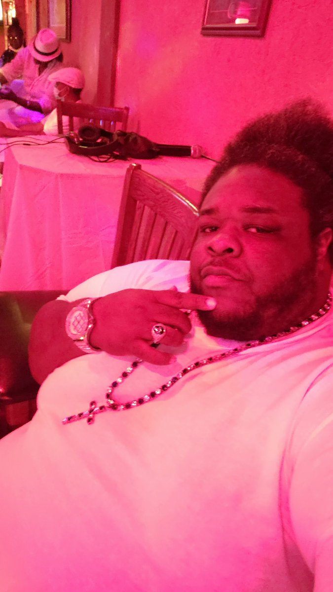 king_mistah's tweet photo. About last night.... When you tell me all white, I'm like Bet. (Yes da house shoes are white) #MistahKing #BigFacts #RealBigFacts #OnGawd #OhLordt #ModelLyfe https://t.co/7kyxGpq5Uq