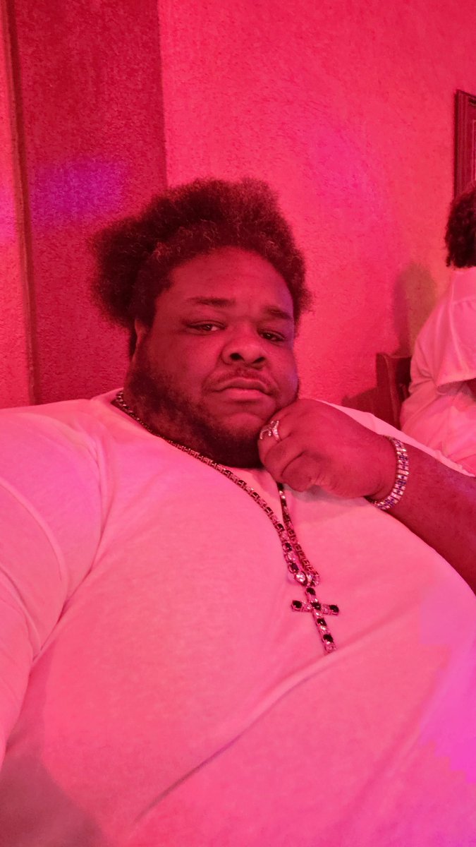 king_mistah's tweet photo. About last night.... When you tell me all white, I'm like Bet. (Yes da house shoes are white) #MistahKing #BigFacts #RealBigFacts #OnGawd #OhLordt #ModelLyfe https://t.co/7kyxGpq5Uq