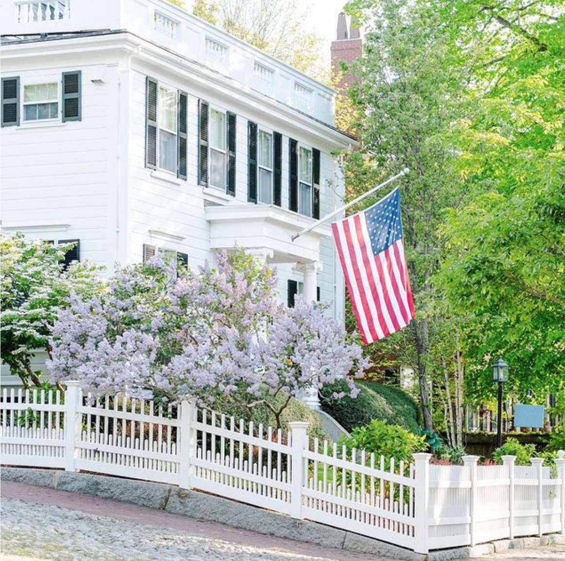 VisitNantucket's tweet photo. We can't think of a better place to spend a holiday than Nantucket. @76main is ready to celebrate, are you?!
📸: @barbarazacharyphotography
#Nantucket #ACK #VisitNantucket #NantucketBusiness #2021ACKSummer #ACKSummer #ACKCommunity #ACKUpdates #NantucketMemorialDay https://t.co/apoXVq944q
