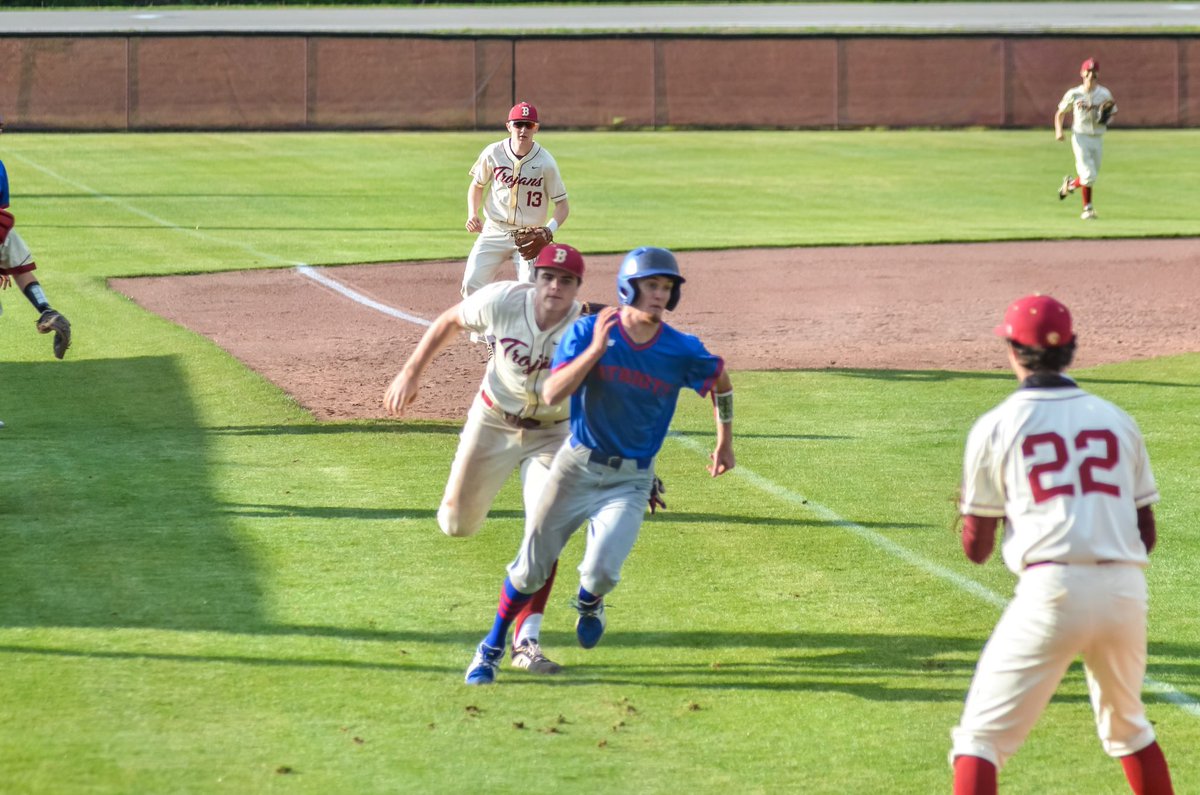 BarrenBaseball's tweet photo. Win or Go Home. 😤

🆚 Allen County 
📍 Glasgow, KY
🏟 Sam Royse Field at Richardson Stadium 
🕑 2:00 PM
☁️ 57 degrees
📻 103.7 NASH &amp; 104.7 THE SCORE

📷 by Gregg Rich @1047thescore 

#WeareBC | #FightOn 🗡 ⚾️ https://t.co/doxeL6GsMB