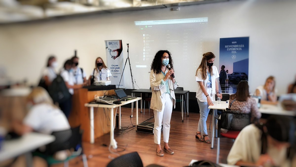 MB_Valdisa's tweet photo. Finaliza el plazo de entrega de las propuestas para el #ESICHackathon.
A continuación los coaches valorarán las propuestas antes de pasar al jurado definitivo.
#TheChangeDay @ESICValencia https://t.co/55YW2cxmoC