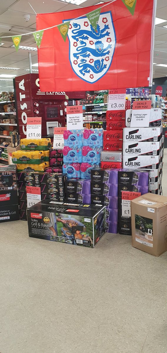 tommie_lcfc16's tweet photo. Champions league final ready⚽️🏆....then onto the Euros⚽️ @YvonneKS11 @Cpowers1996 @Bethany_194 @mycoopfood @adamleewaudby @ClaireKoziol #mancityfantoday# https://t.co/WE4HXVcHDe