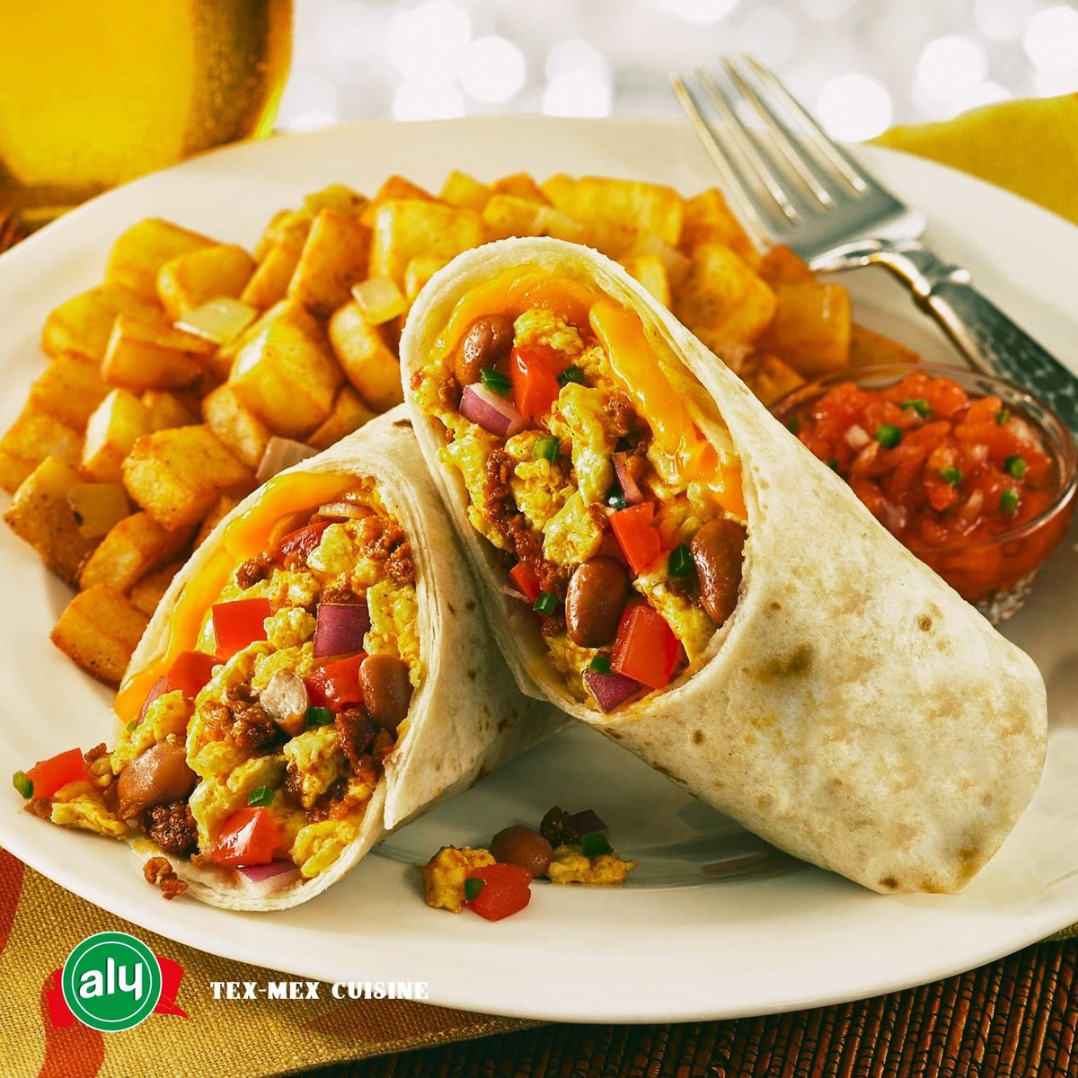 alyfoods's tweet photo. Bu akşam karşına şöyle çıksam ne yapabilirsin ki?😎
-2 ısırıkta bitirenler fav💚
#aly #KeyfiniKatla #shopalyfoods #Tortilla #TacoShells #Nachos #TexMex #TexMexCousine https://t.co/1eDKCI68JG